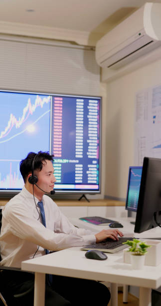 istock male stock market customer service 1472999151