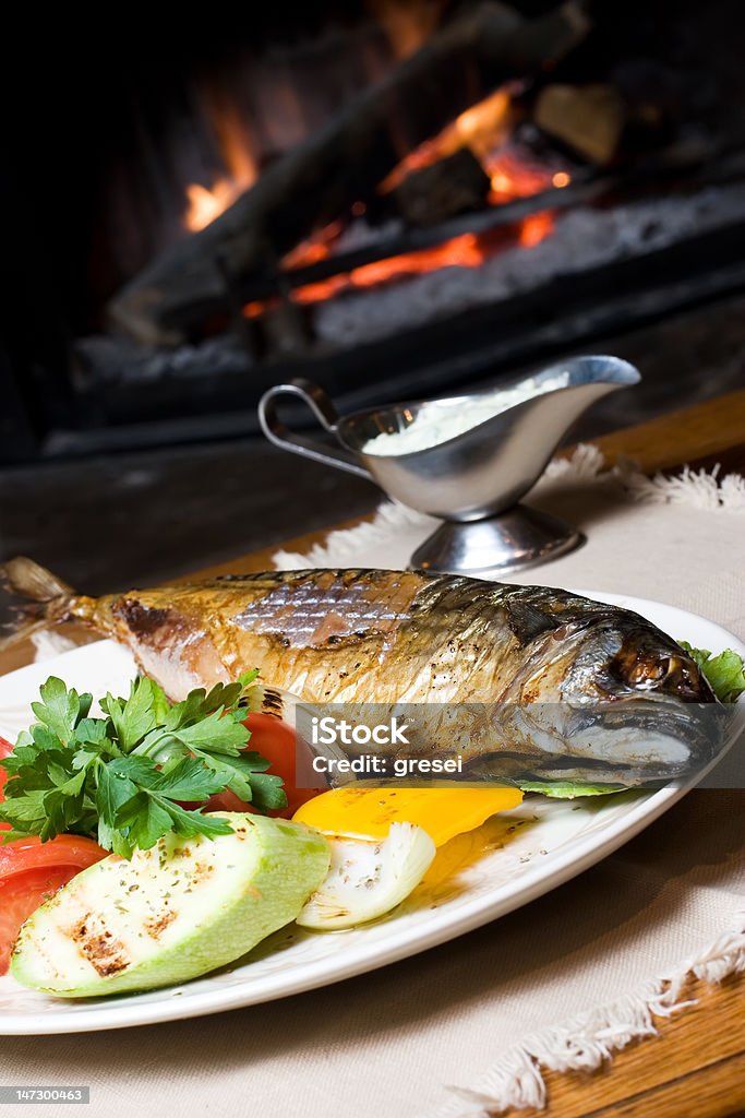 Fisch Abendessen auf einer Platte - Lizenzfrei Feuer Stock-Foto