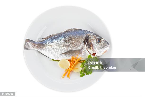 Fresco Peixes - Fotografias de stock e mais imagens de Alimentação Saudável - Alimentação Saudável, Batatas Preparadas, Cenoura