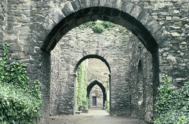 istock Arches find their Vanishing Point. 147300903