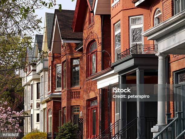 Reihe Von Alten Häuser Stockfoto und mehr Bilder von Toronto - Toronto, Wohnhaus, Mehrfamilienhaus