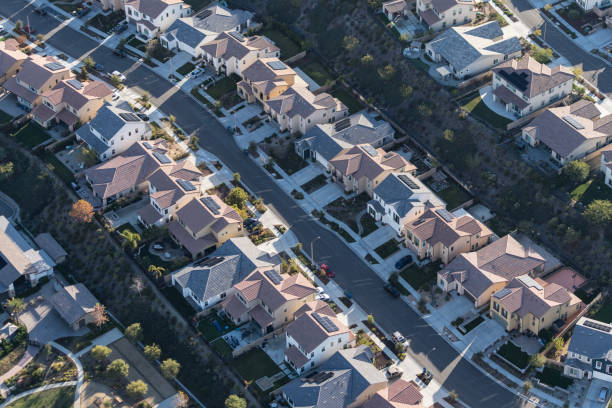 istock Southern California Suburban Sprawl 1473064985
