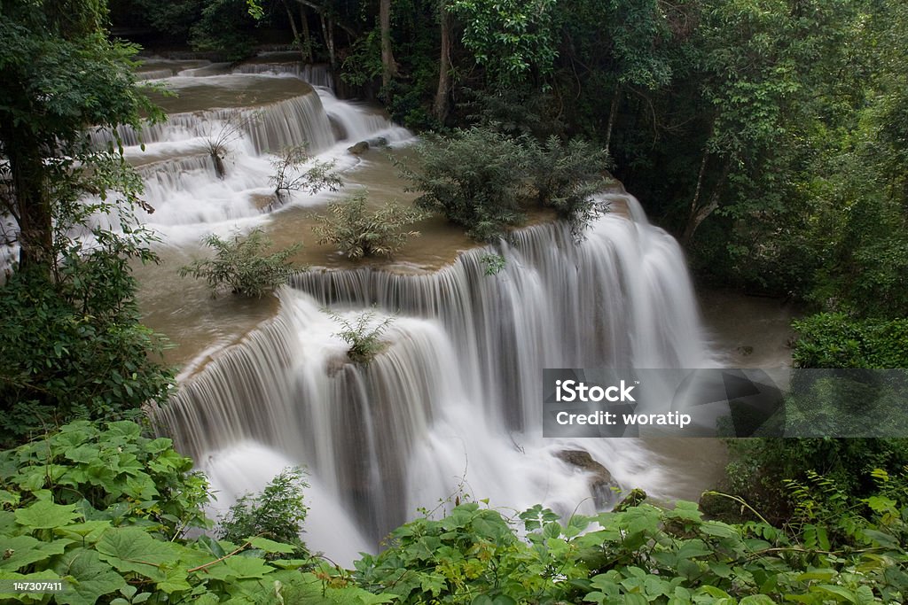 Hermosa cascada, Tailandia - Foto de stock de Agua libre de derechos