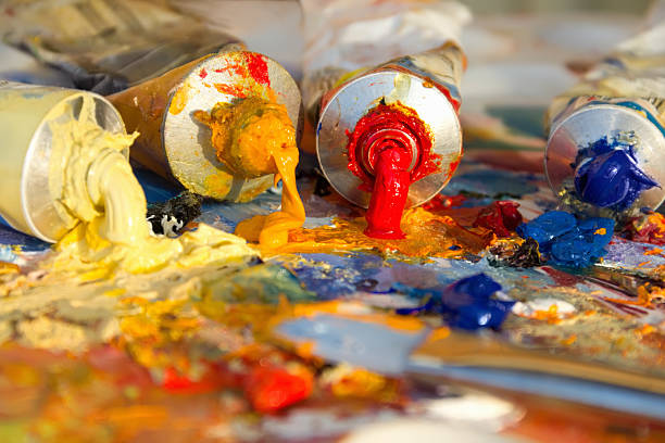 istock mixing oil paints with a brush 147307583