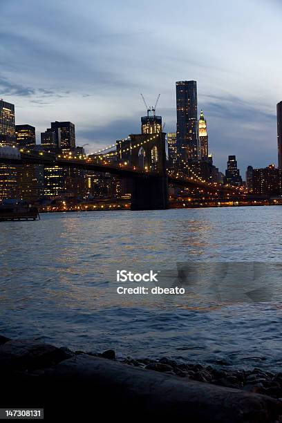 Foto de Ponte Do Brooklyn Ao Anoitecer e mais fotos de stock de Noite - Noite, Ponte de Brooklyn, Azul