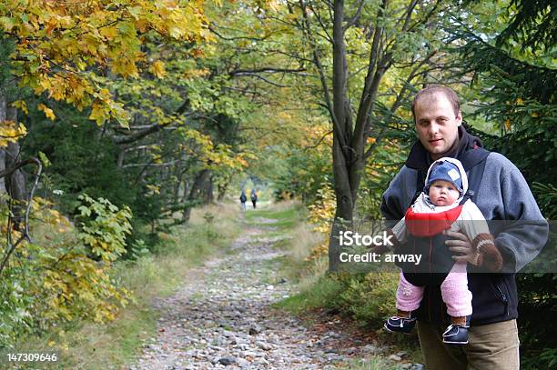 Trek Stockfoto und mehr Bilder von Baby - Baby, Babytrage, Berg