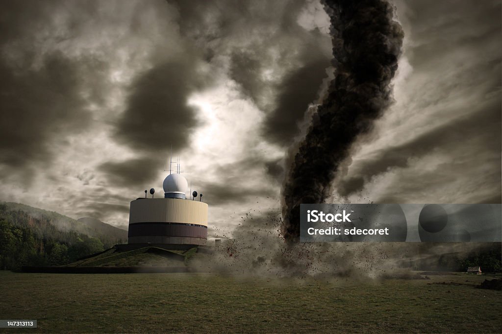 Amplia con una estación meteo tornado - Foto de stock de Accidentes y desastres libre de derechos