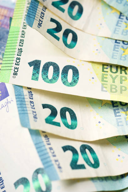 istock Twenty and one hundred euro banknotes 1473144016