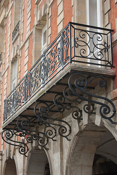 istock Balcony in Place des Vosges 147314537