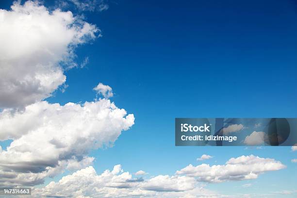 Голубое Небо И Облака — стоковые фотографии и другие картинки Без людей - Без людей, Белый, Ветер