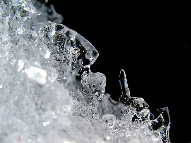 cristales de hielo - clear sky diagonal snow winter fotografías e imágenes de stock