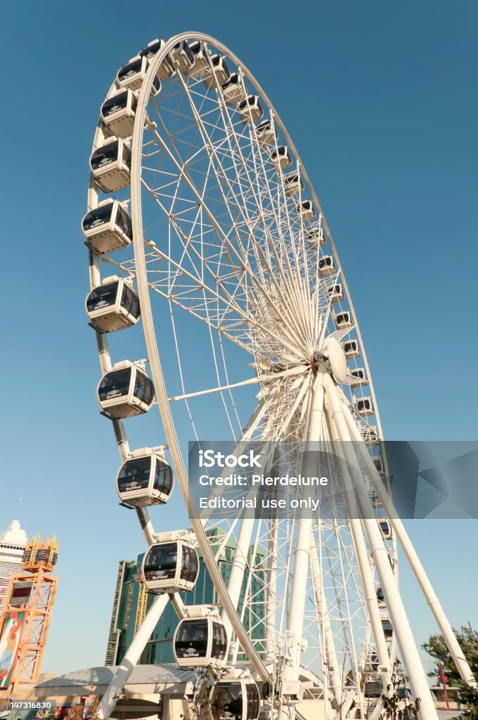 Sky ruota in azione - Foto stock royalty-free di Acciaio