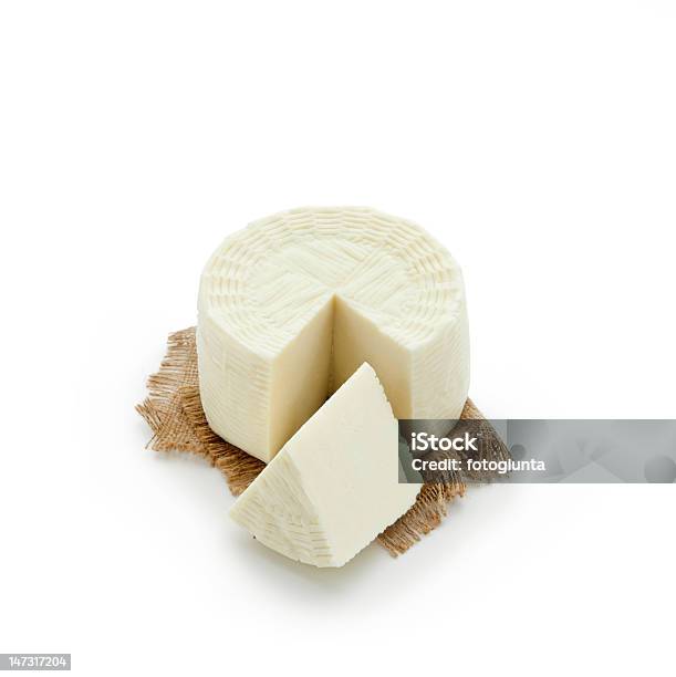 Schaf Chees Stockfoto und mehr Bilder von Schafmilchkäse - Schafmilchkäse, Weißer Hintergrund, Fotografie