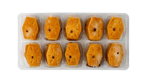 istock Small Italian Puff Pastry Isolated. Puff Pastries Biscuits, Mini Sweet Bakery 1473176862
