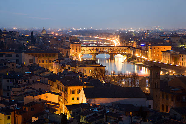istock Florence - Ponte Vecchio and town in evening 147318521