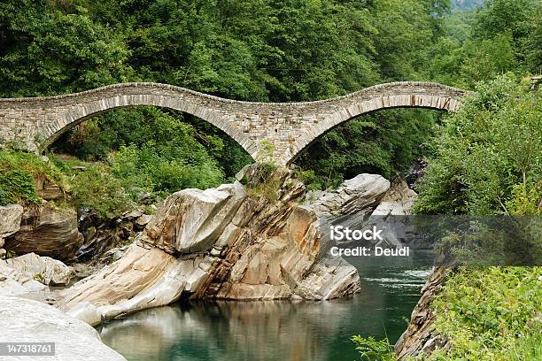 Ponte Dei Salti - Fotografias de stock e mais imagens de Suíça - Suíça, Antigo, Ao Ar Livre