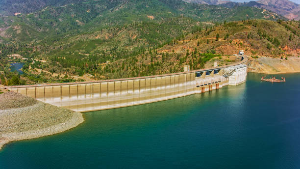 istock Shasta Dam on Shasta Lake 1473195872