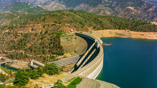 istock Shasta Dam on Shasta Lake 1473195886