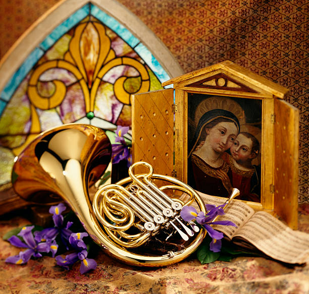 istock Christmas French Horn 147319686