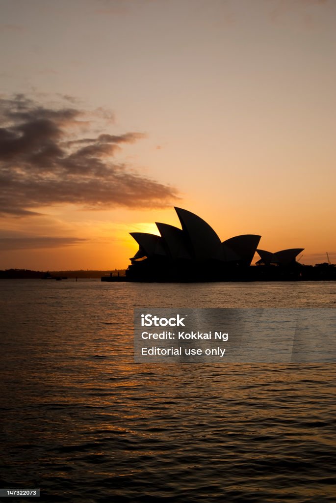 Teatro de la ópera de Sydney al atardecer - Foto de stock de Amanecer libre de derechos