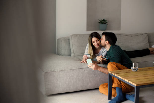 istock Enjoying the online weekend discounts 1473221062
