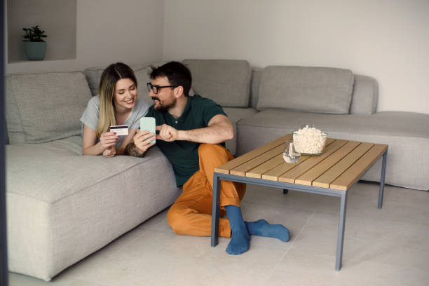 istock Enjoying the online weekend discounts 1473221135
