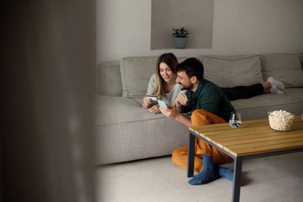 istock Enjoying the online weekend discounts 1473221139