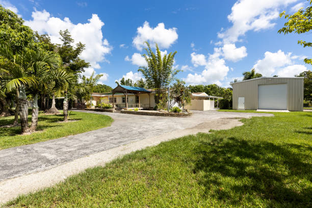 istock Driveway to contemporary style house 1473228884