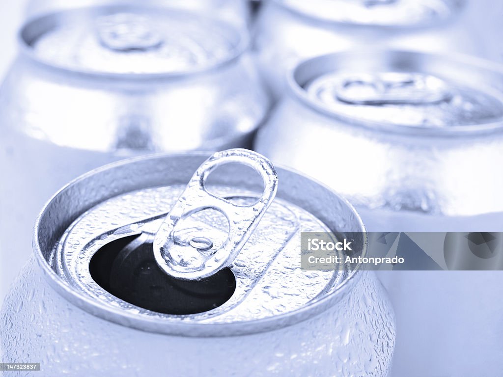 soda cans plata - Foto de stock de Abierto libre de derechos