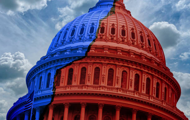 istock Polarized American Politics and Economic Crisis 1473245927