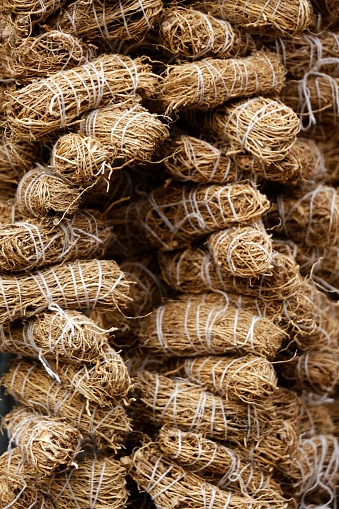 Dried vetiver roots, Khus Roots, Cooling properties: Roots of vetiver are considered to be extremely cooling for the body. It reduces the body heat and is a great alkaliser, for sale in Pune, India.