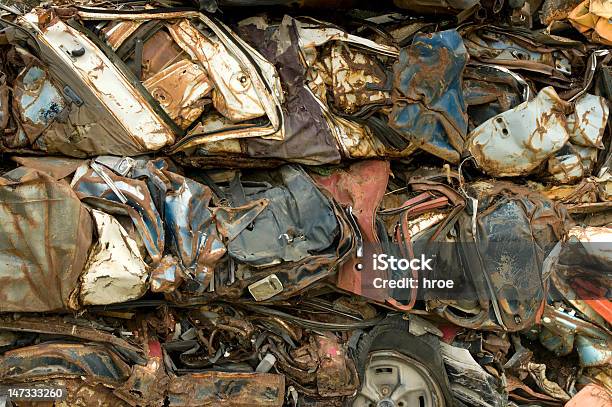 Il Riciclaggio Auto - Fotografie stock e altre immagini di Ambiente - Ambiente, Catasta, Centro di demolizione