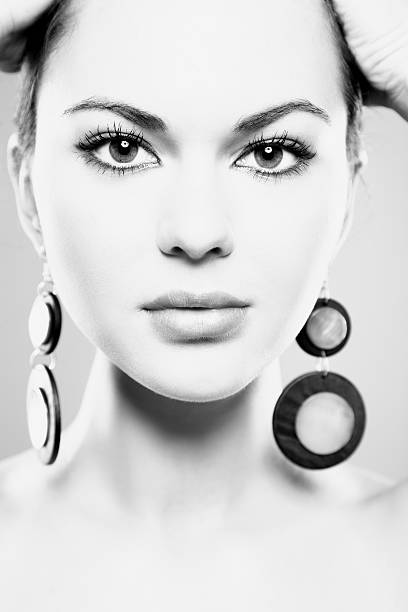 istock Glamour woman 147335132