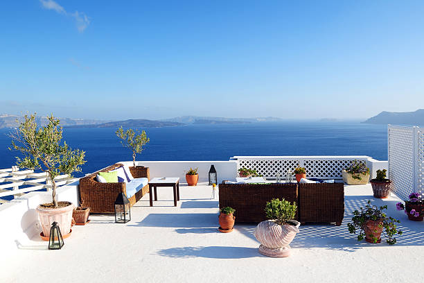 hermosa vista del mar mediterráneo vista marina - santorini greece villa beach fotografías e imágenes de stock