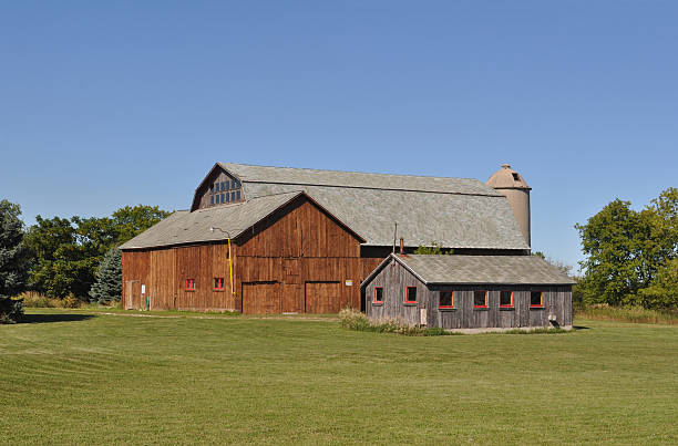 istock Rural Farm in the Midwest 147337911