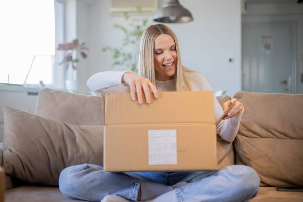 istock Delivery of an online order 1473379258