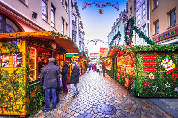 Dresden, Germany. MÃ¼nzgasse famous Christmas Market in Dresda, historical Saxony. Dresden, Germany - December 2016: Traditional winter fair at the Frauenkirche on MÃ¼nzgasse, one of the Dresden Christmas Markets, beautiful historical Saxony dresda stock pictures, royalty-free photos & images