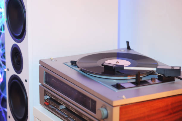 istock Vintage record player with radio tuner. 1473436104