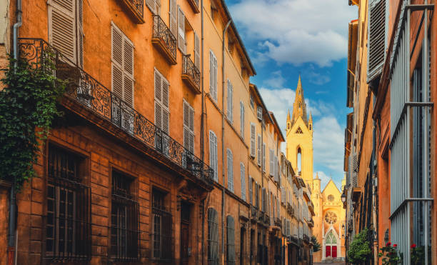 istock View of Provence typical old house in Aix en Provence 1473443636