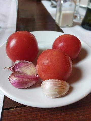 Tomatoes and garlic