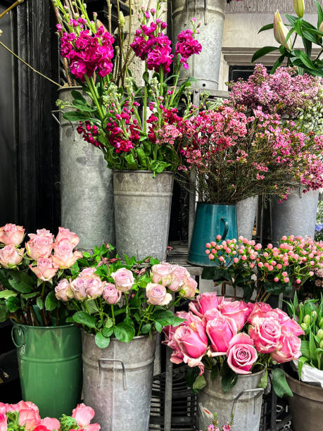 istock Flower stalls in London 1473510375