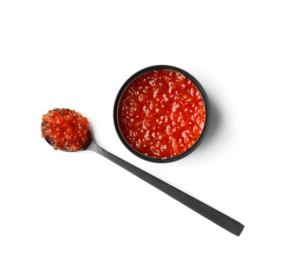白い背景に赤いサーモンキャビアの上面図 - caviar salmon red gourmet ストックフォトと画像
