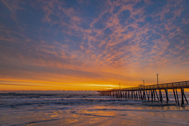 istock Colorful sunrise at Virginia Beach 1473546349