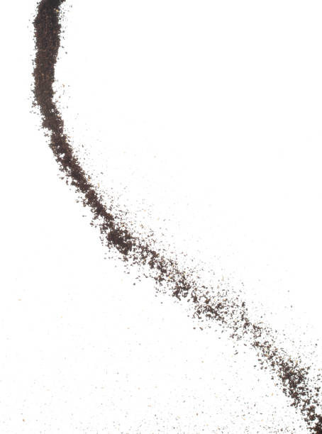 Coffee powder fly explosion, Coffee crushed ground float pouring, wave like smoke smell. Coffee ground powder splash throwing in mid Air. White background Isolated high speed shutter, freeze motion explosión de la mosca del polvo de café, flotador de tierra aplastada de café vertido, ola como olor a humo. salpicaduras de polvo molido de café lanzadas en el aire. fondo blanco obturador aislado de alta velocidad, movimiento congelado