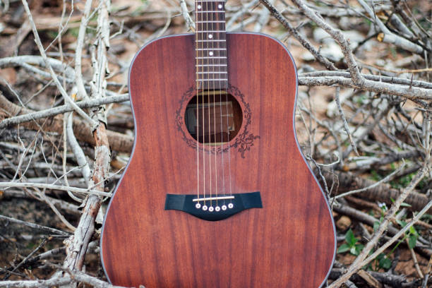 istock old wooden guitar 1473615815