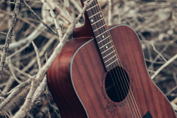 istock old wooden guitar 1473615822