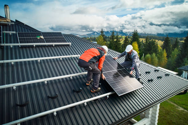 istock Solar system installation on top of house 1473638775