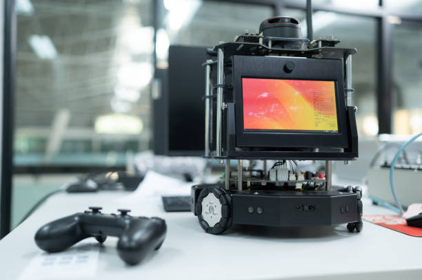 istock Small robot for operating the operation of the hand robotic technology. 1473665217