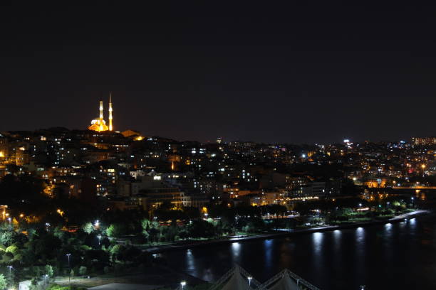 istock night glow of the city 1473671897