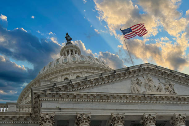 безопасная банковская система сша, спасение банков fdic - city government town hall government building стоковые фото и изображения